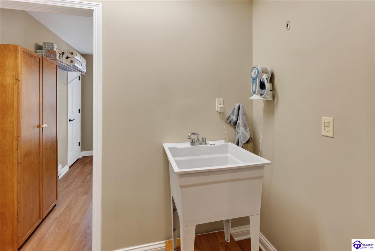 106 Dover Court Property Photo 31