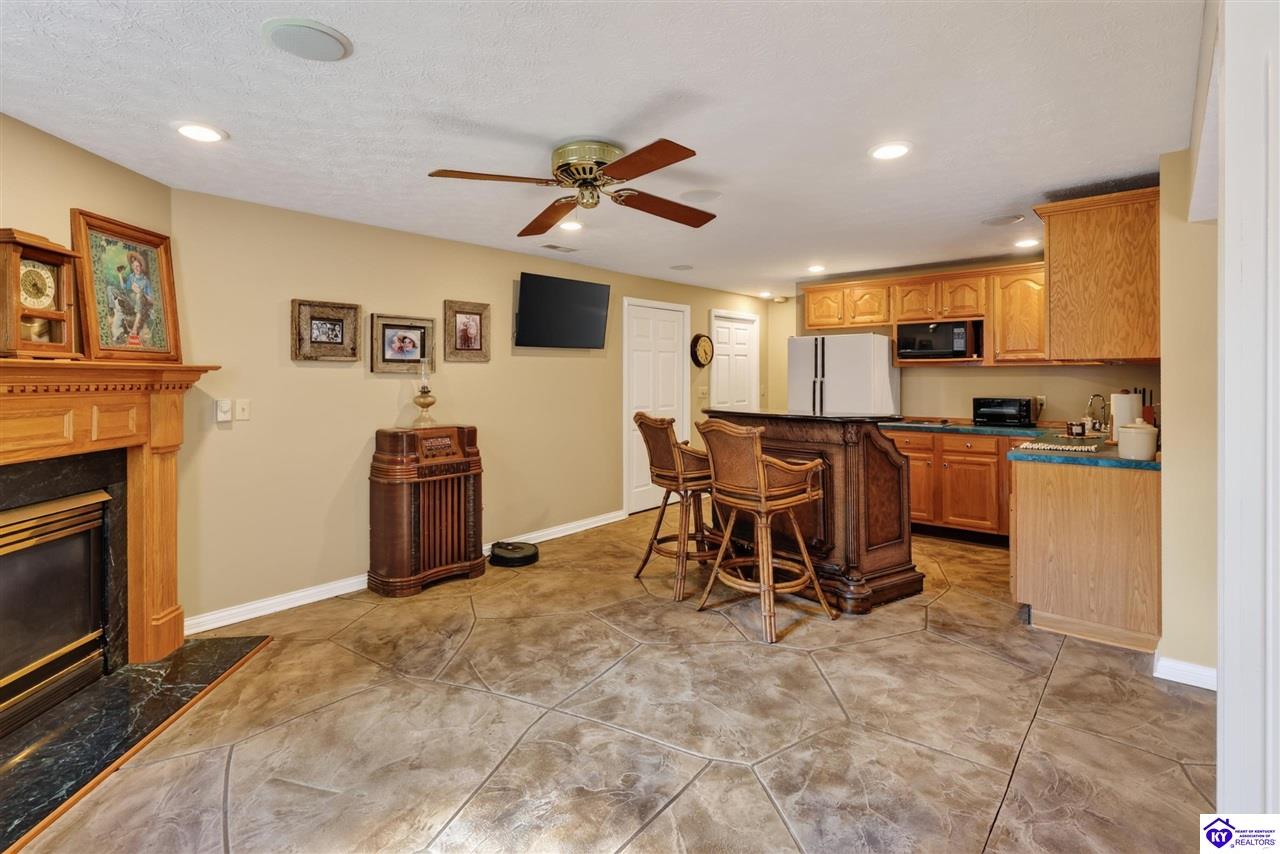 106 Dover Court Property Photo 38