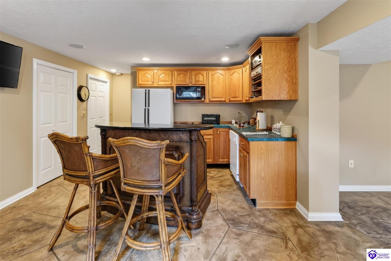 106 Dover Court Property Photo 39
