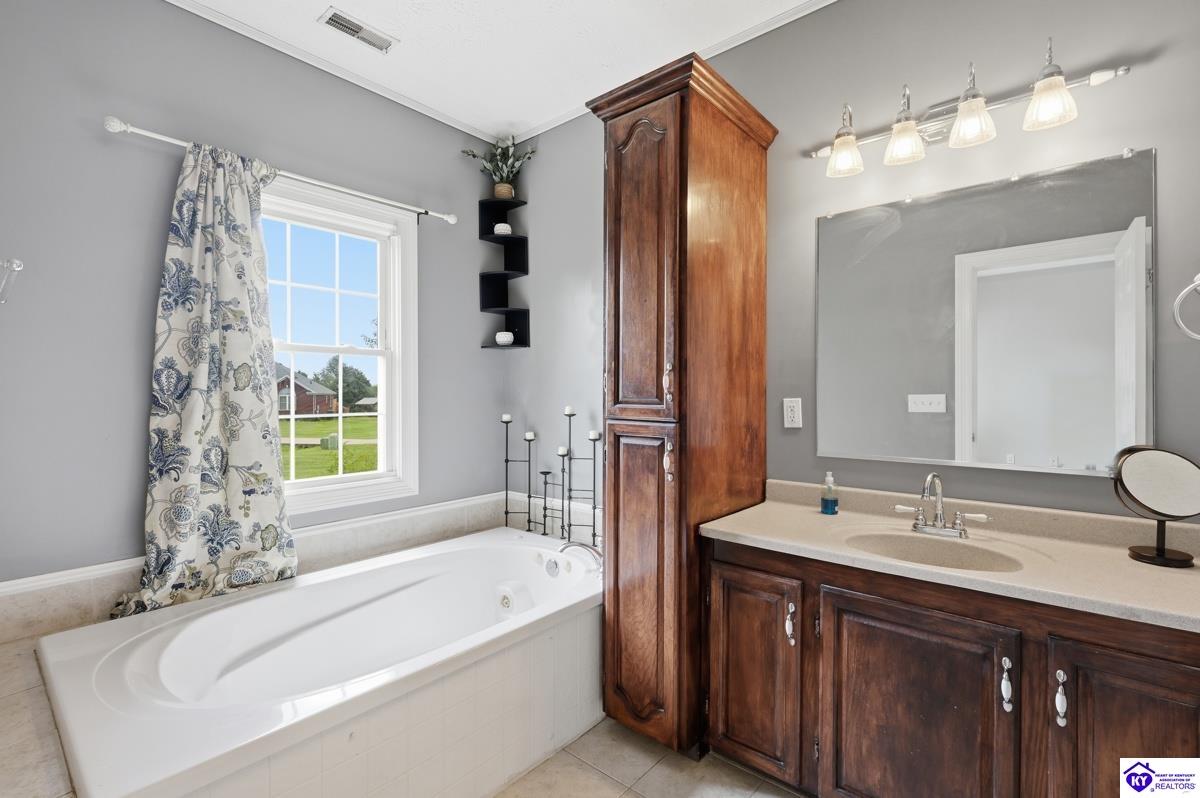 1009 Colvin Court Property Photo 10