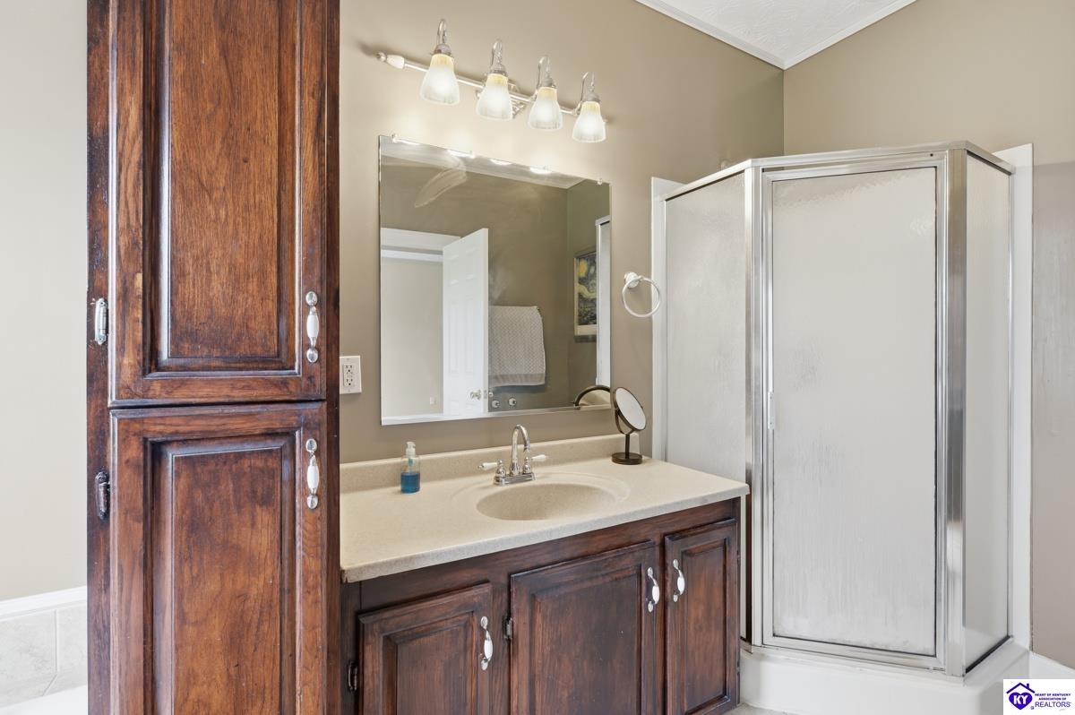 1009 Colvin Court Property Photo 11