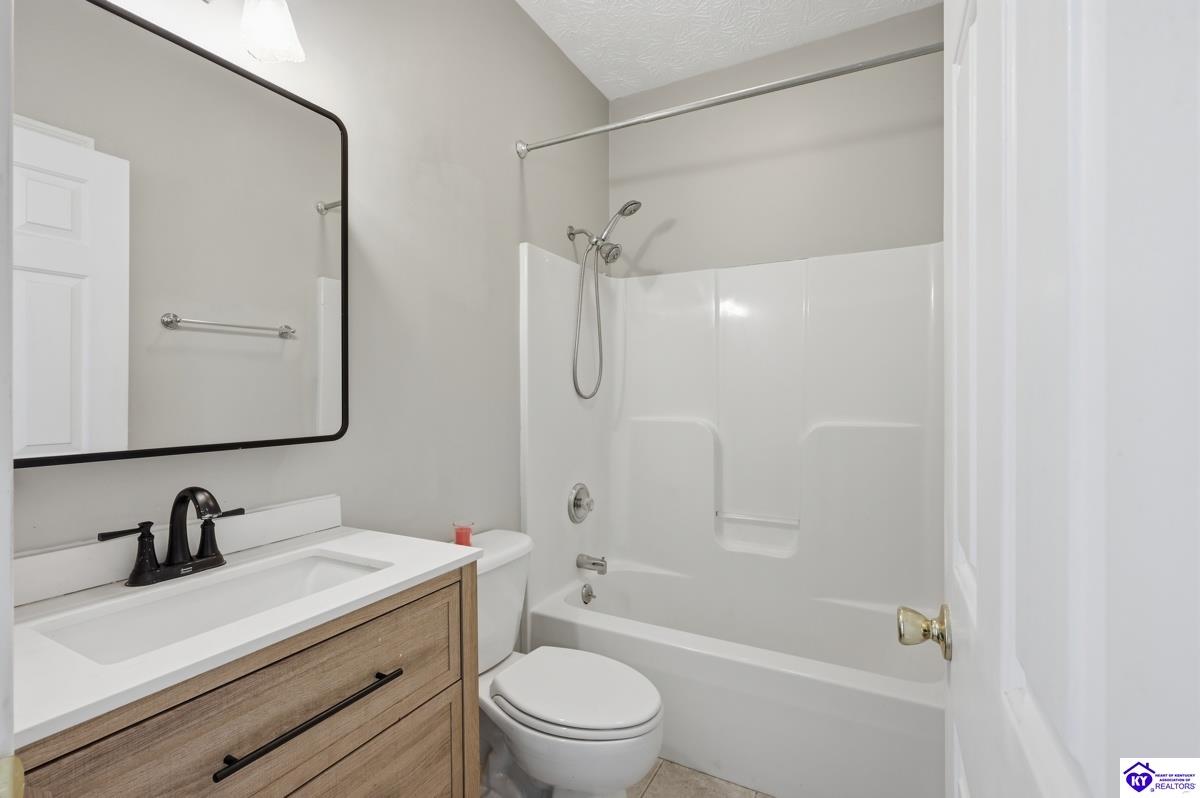 1009 Colvin Court Property Photo 13