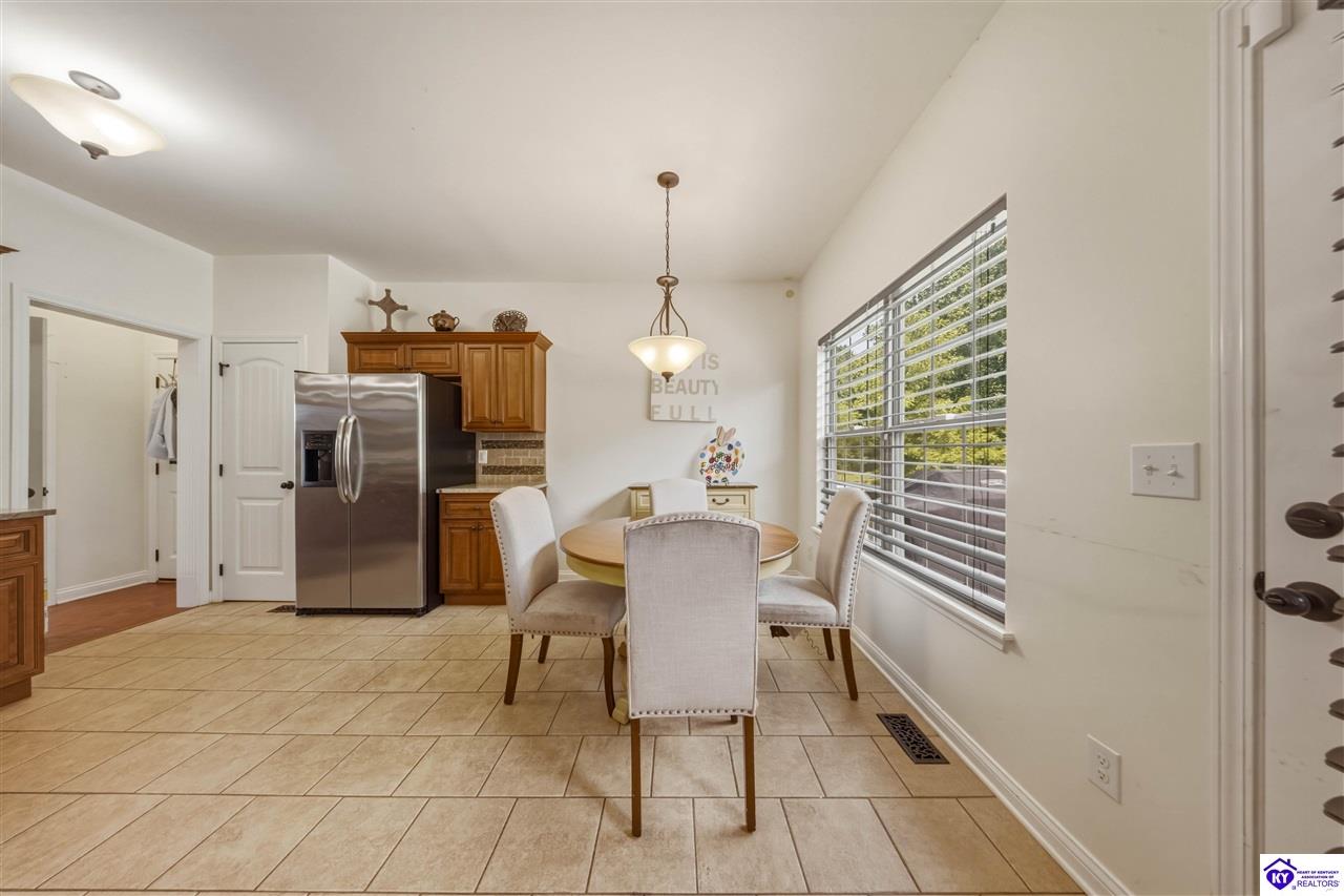 122 Vineland Parkway Property Photo 16