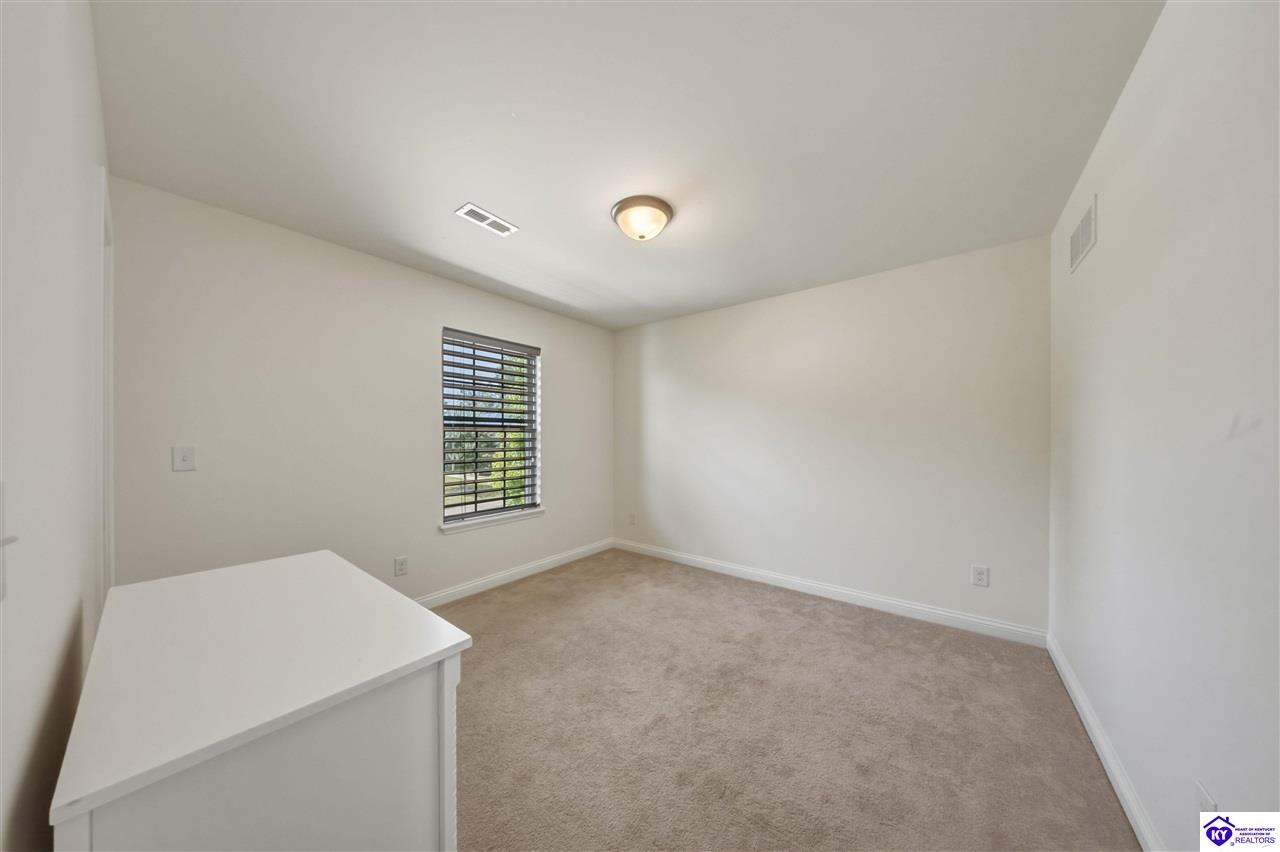 122 Vineland Parkway Property Photo 32