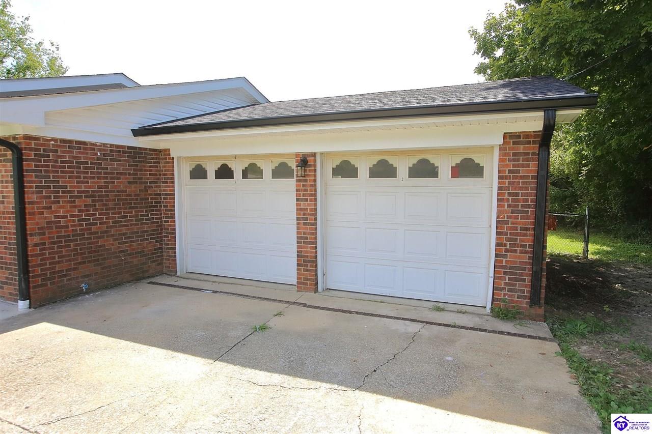 4489 Shepherdsville Road Property Photo 4