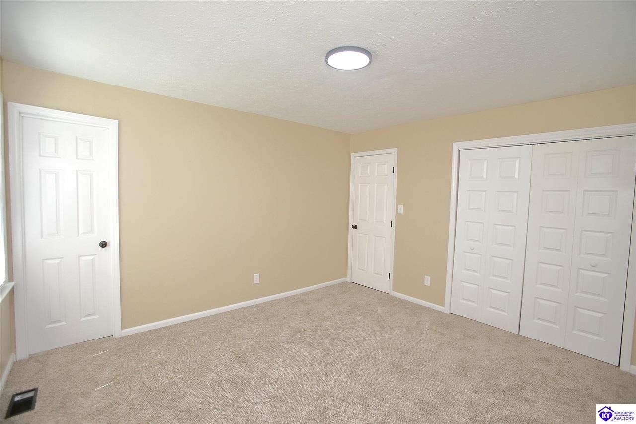 4489 Shepherdsville Road Property Photo 20
