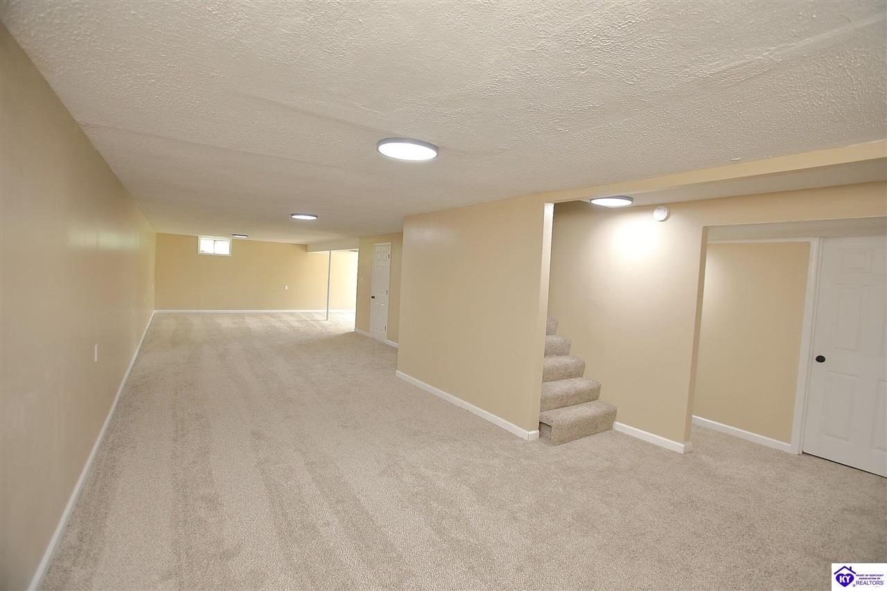 4489 Shepherdsville Road Property Photo 35