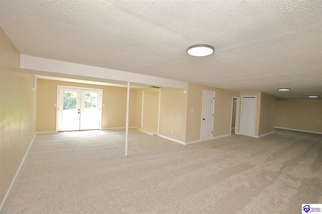 4489 Shepherdsville Road Property Photo 37