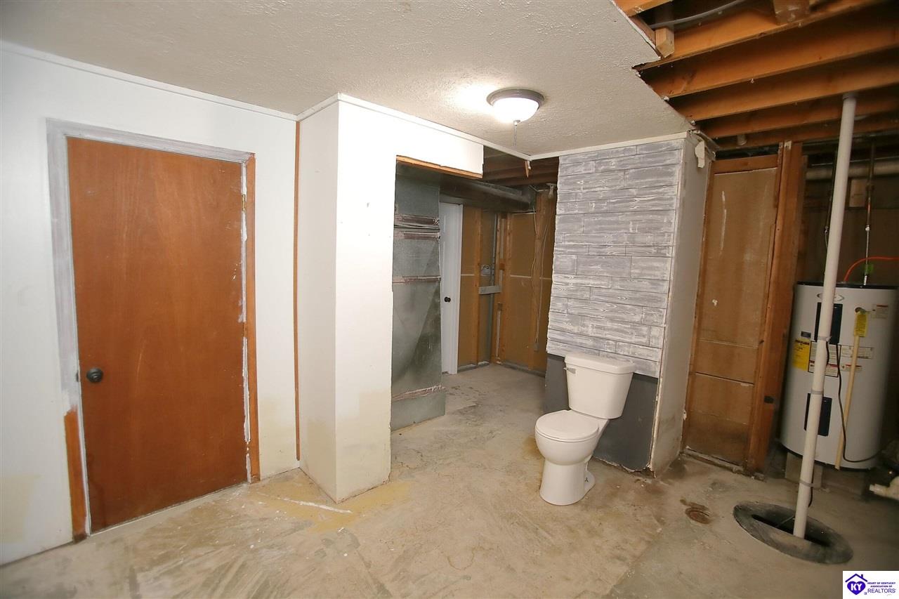 4489 Shepherdsville Road Property Photo 43