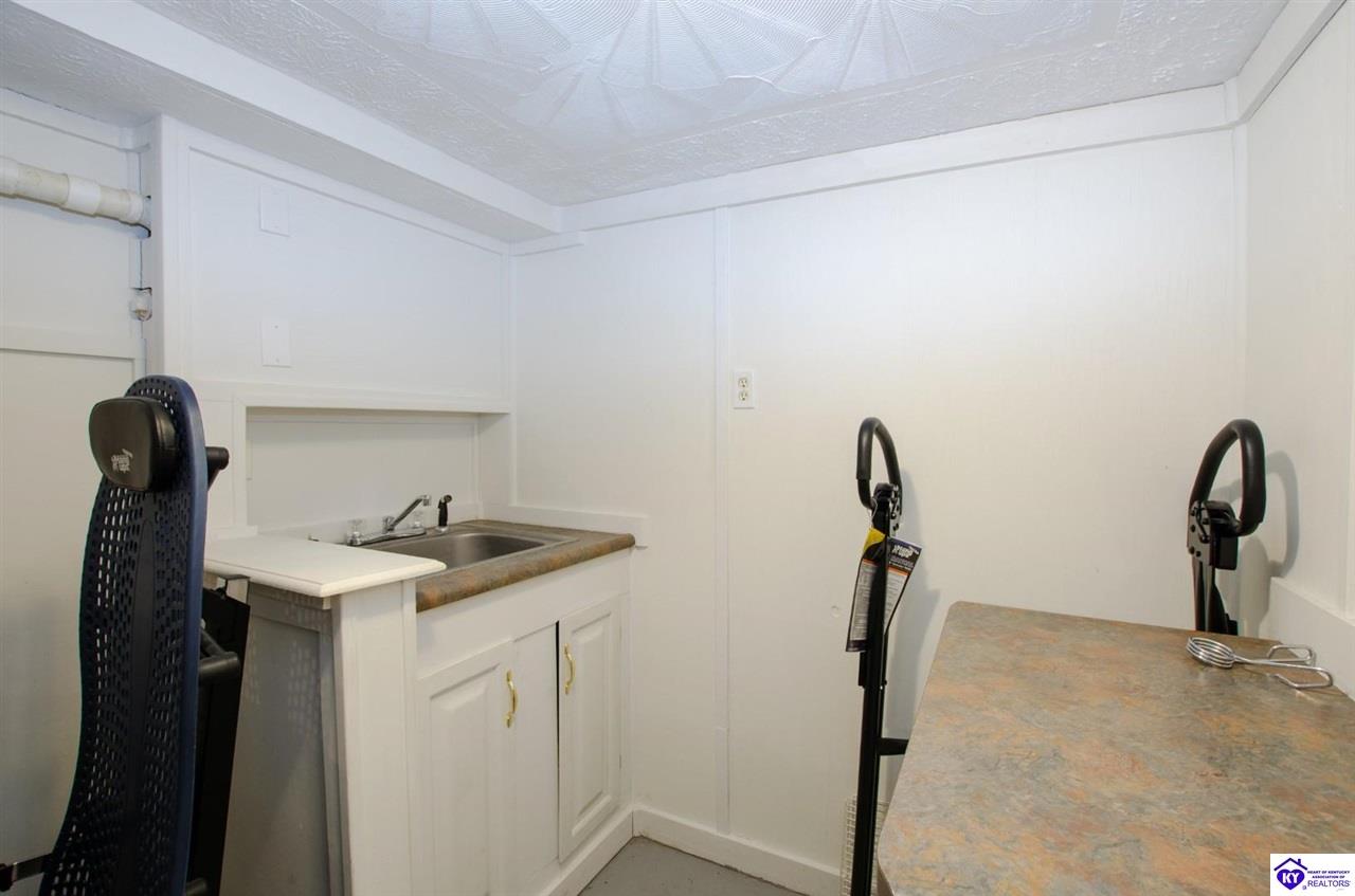427 S Deepwood Drive Property Photo 32