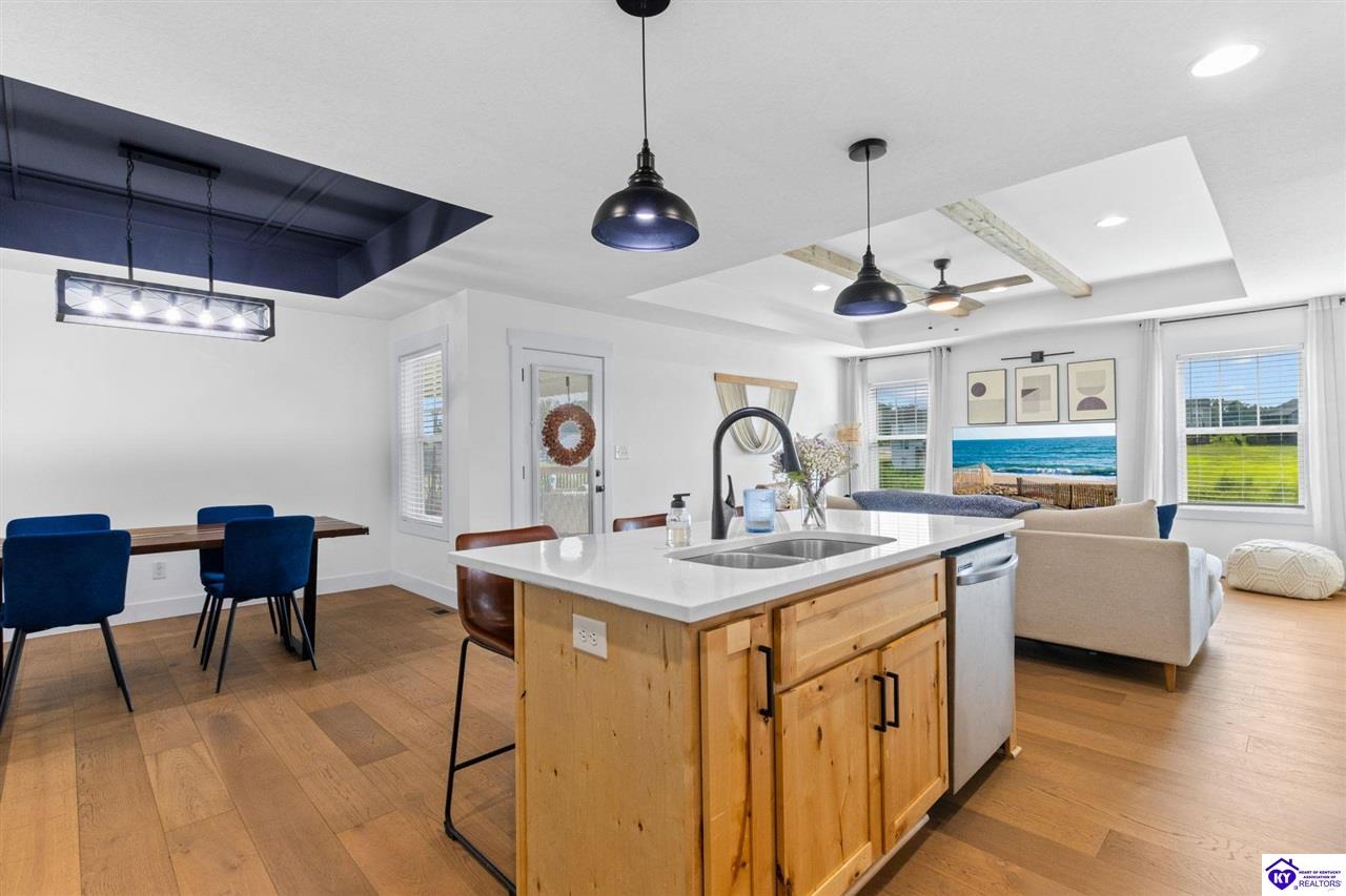 212 Elegance Way Property Photo 17