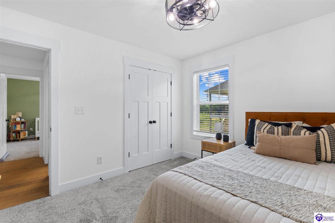 212 Elegance Way Property Photo 27