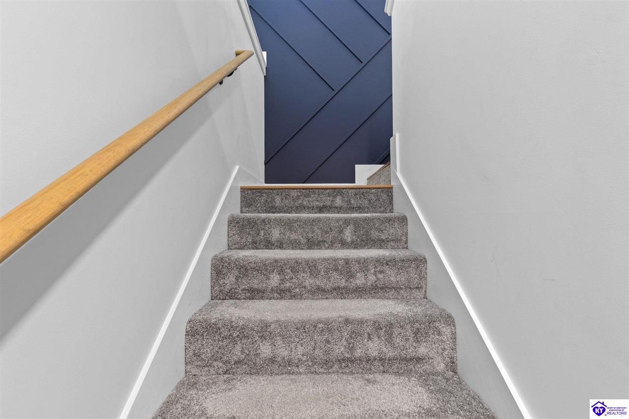 212 Elegance Way Property Photo 36