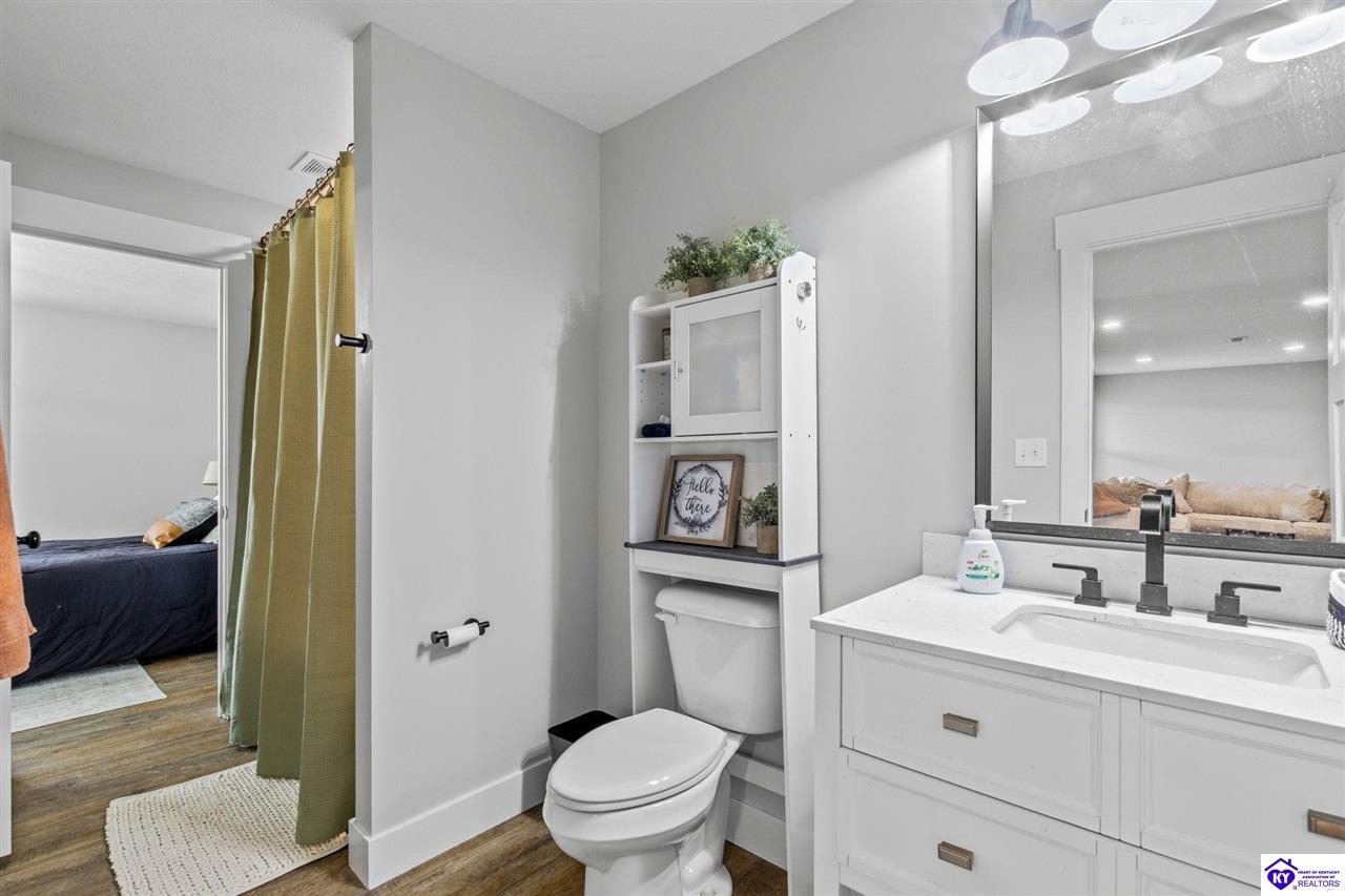 212 Elegance Way Property Photo 43
