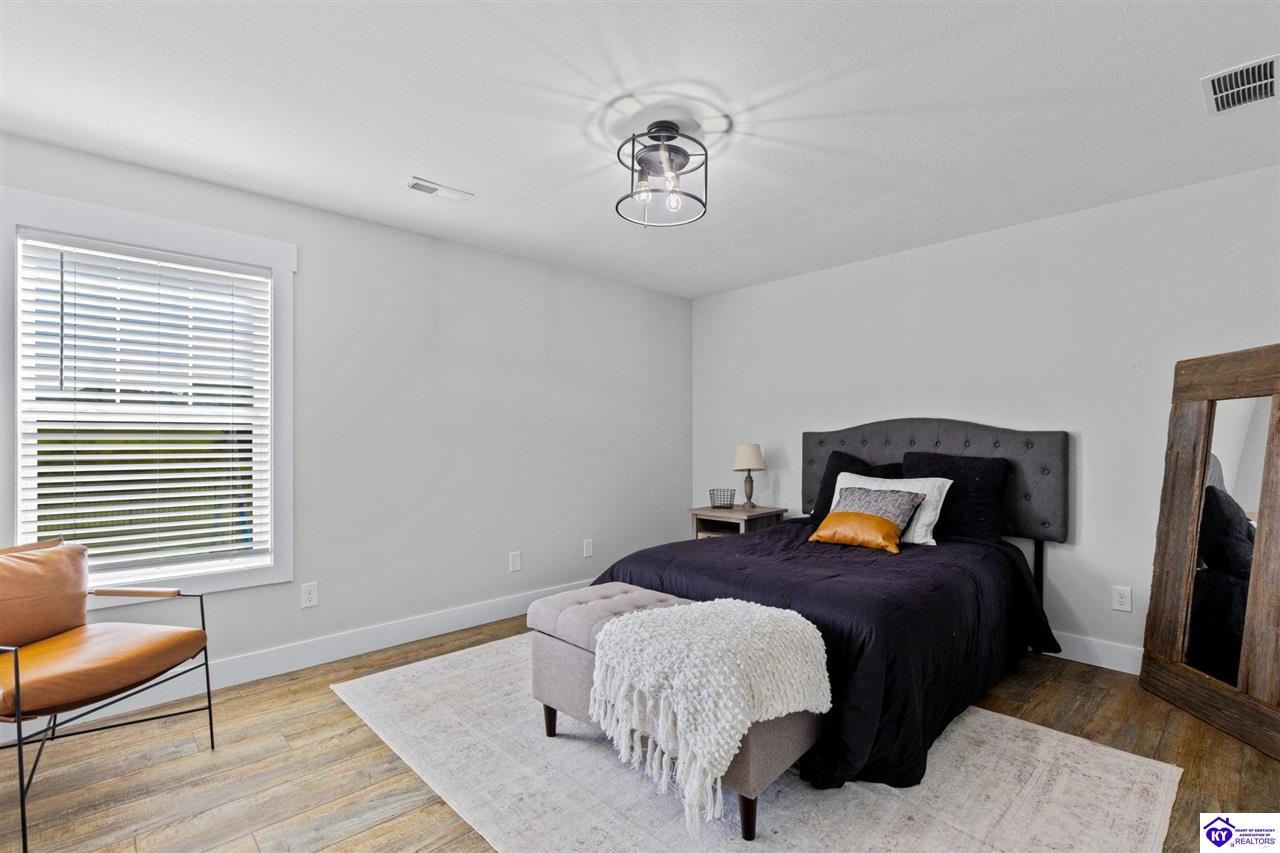 212 Elegance Way Property Photo 44