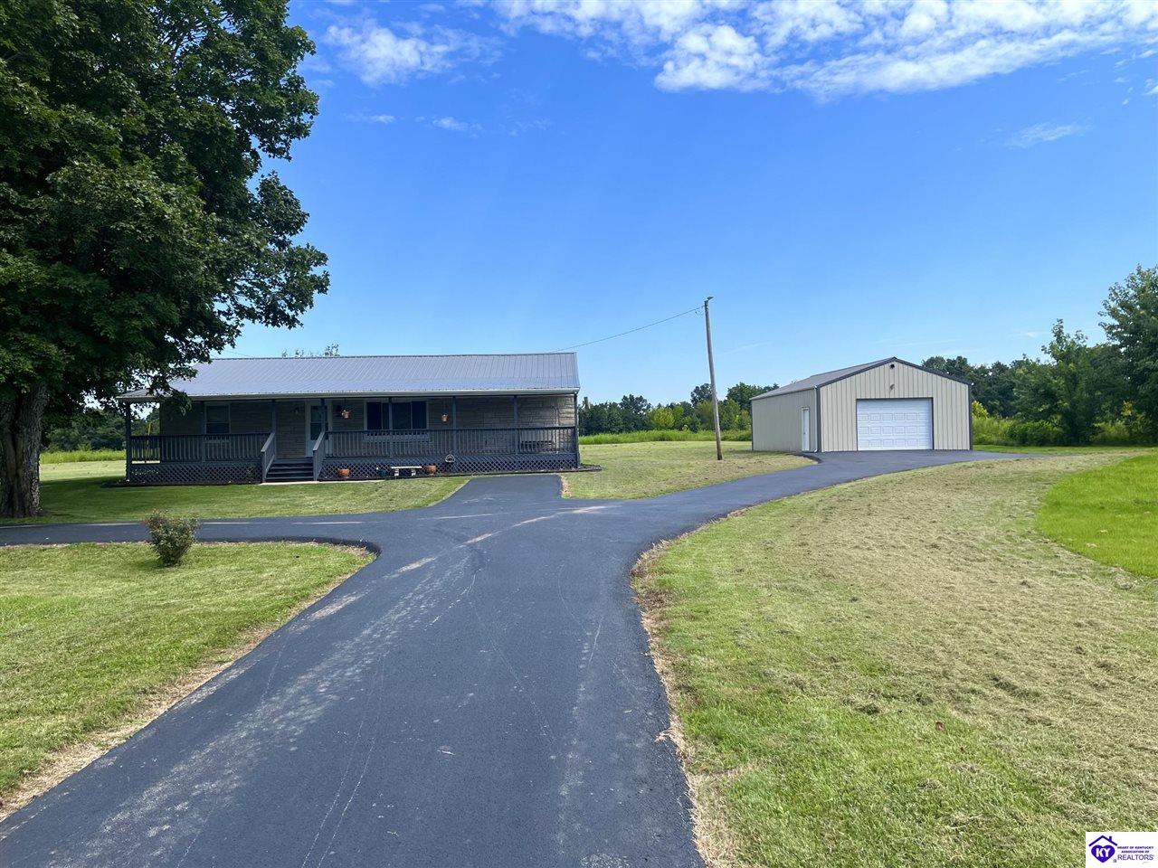 15957 S Highway 259 Property Photo 2