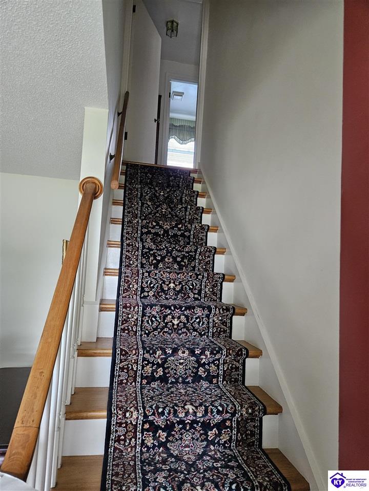 754 E Main Street Property Photo 12