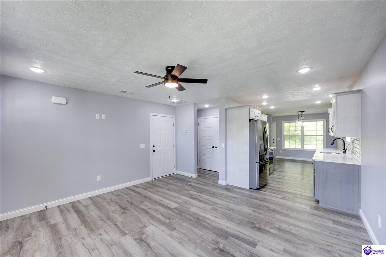 107 Wintersmith Ct Property Photo 3