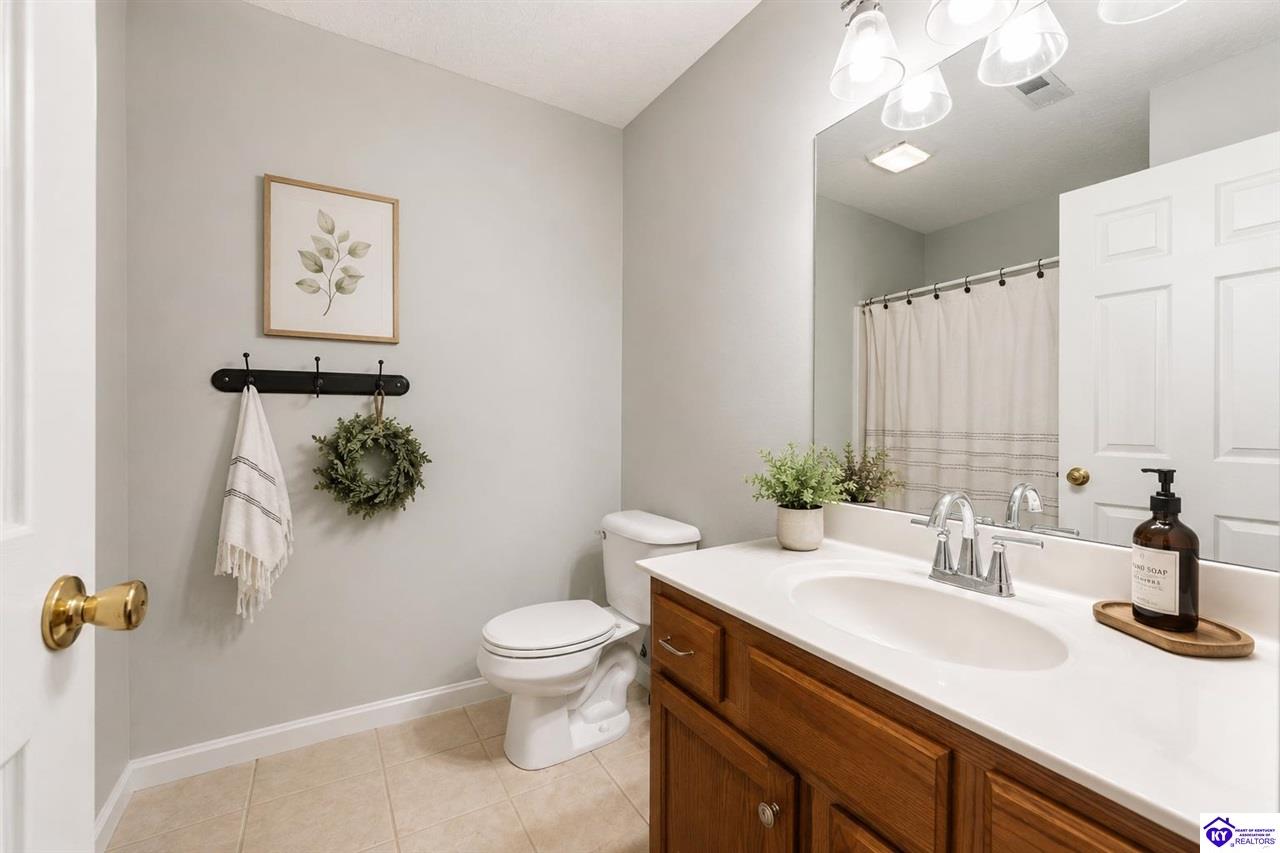 204 Applewood Lane Property Photo 14