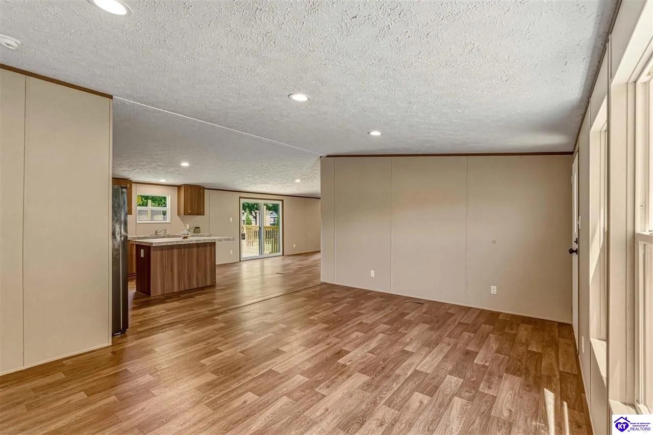 1601 Crume Road Property Photo 7