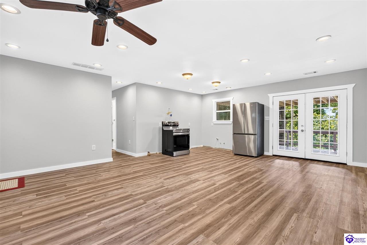 405 Lake Haven Loop Property Photo 4