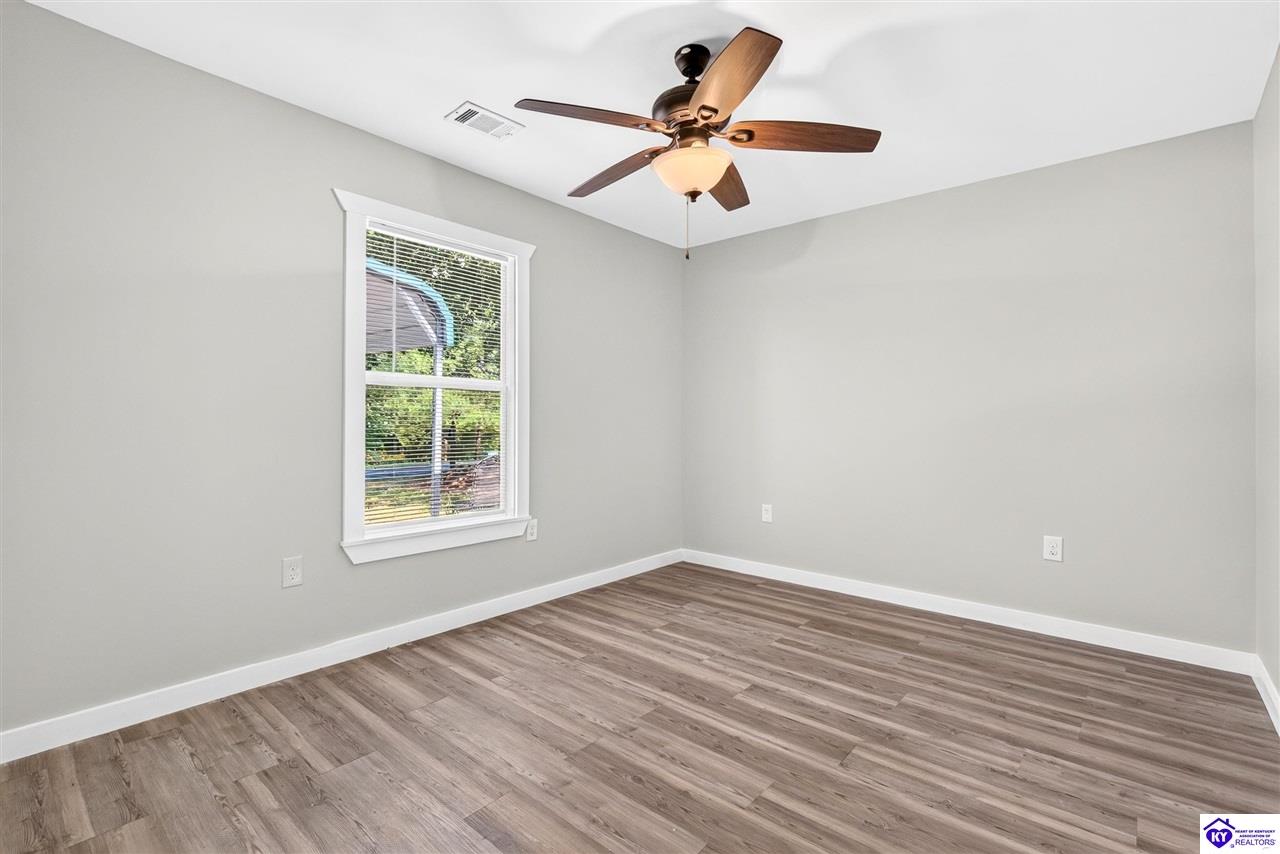 405 Lake Haven Loop Property Photo 11