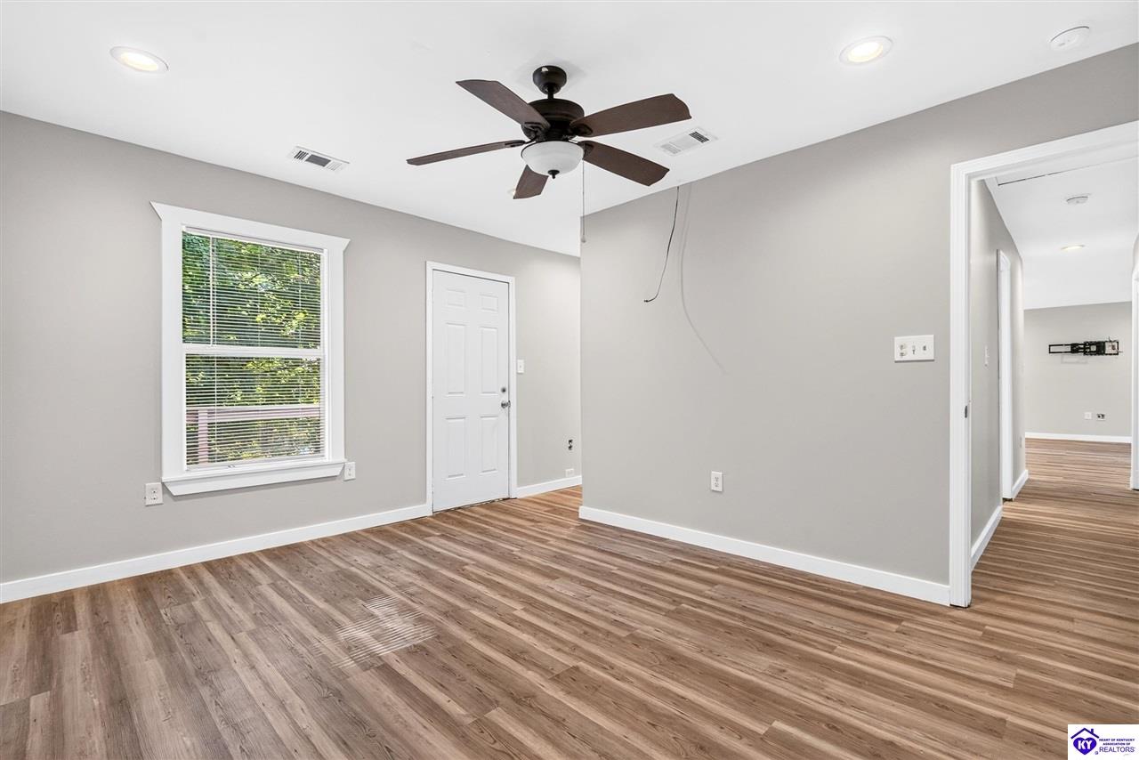 405 Lake Haven Loop Property Photo 12