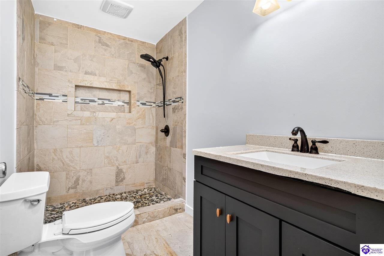 405 Lake Haven Loop Property Photo 17