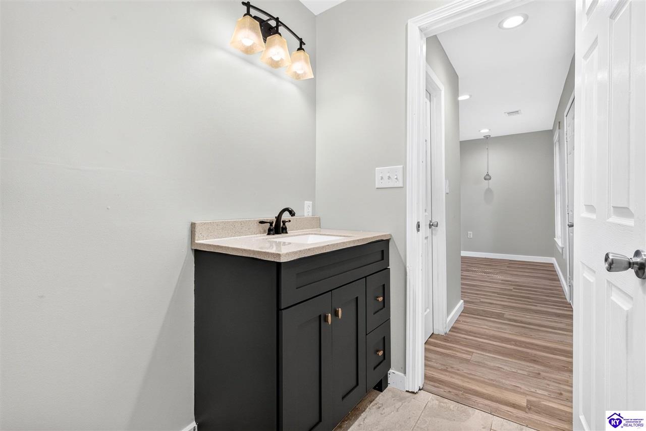 405 Lake Haven Loop Property Photo 18