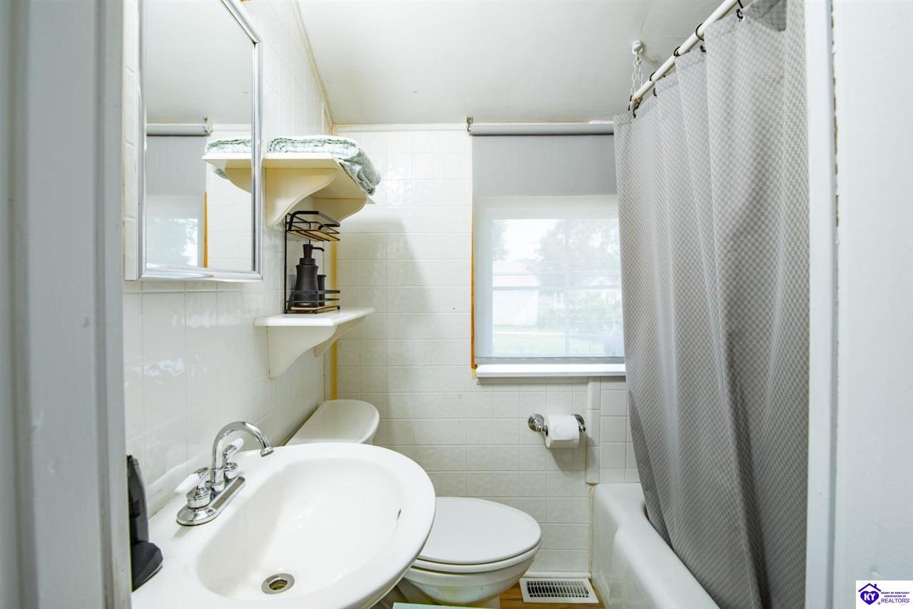 207 N Main Street Property Photo 81