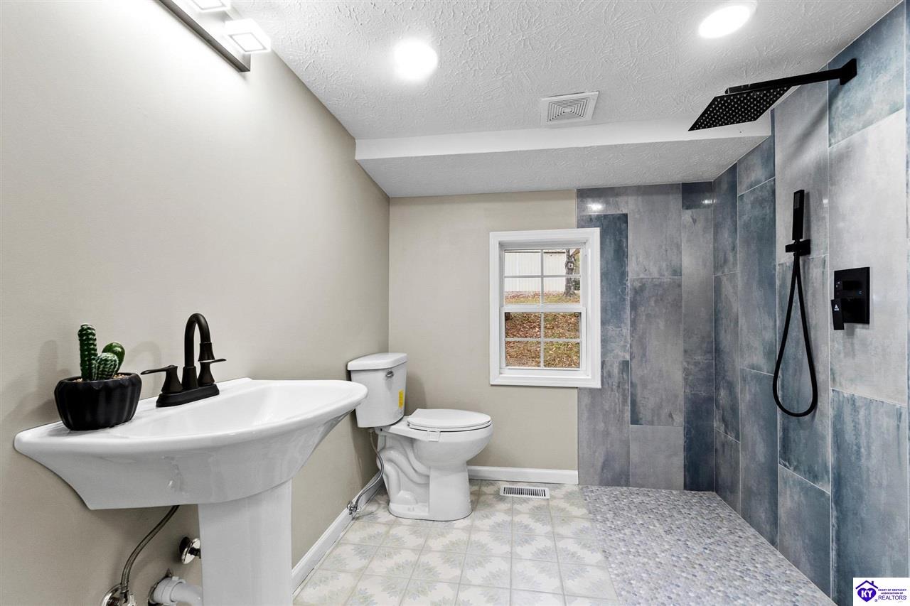 3227 Centerview Rough River Lane Property Photo 7