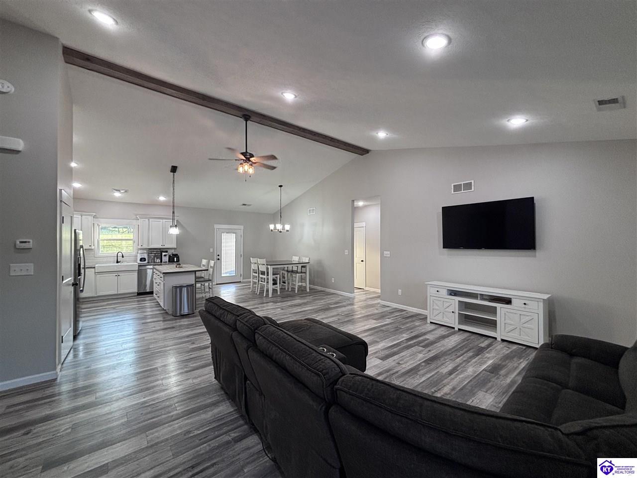 1103 Kirchdorfer Lane Property Photo 8