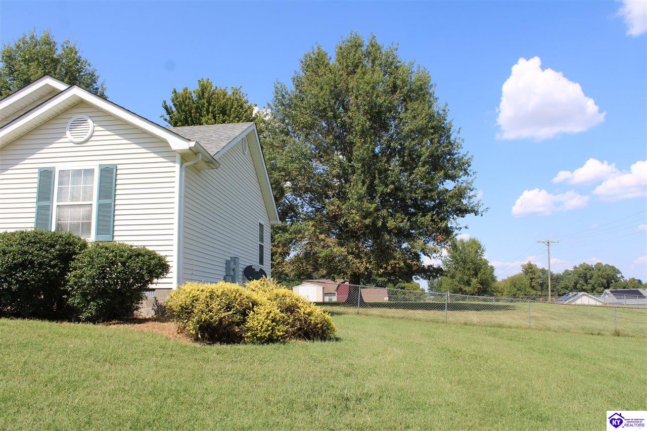 170 Fieldstone Way Property Photo 3