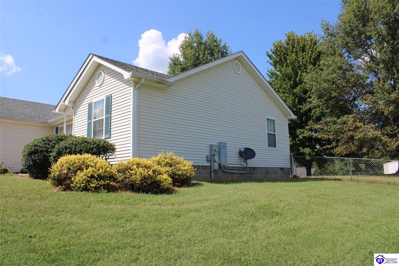 170 Fieldstone Way Property Photo 4