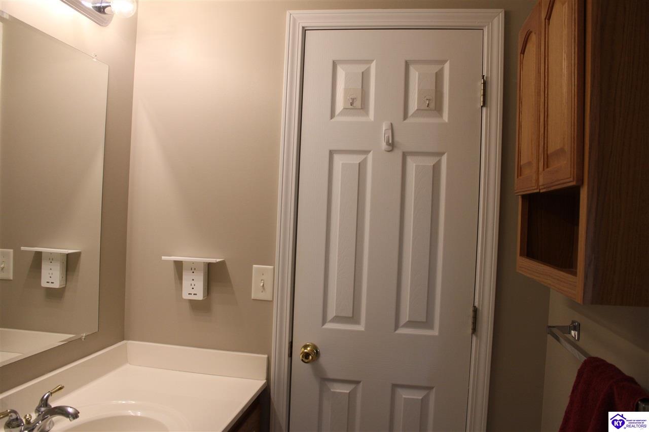 170 Fieldstone Way Property Photo 31