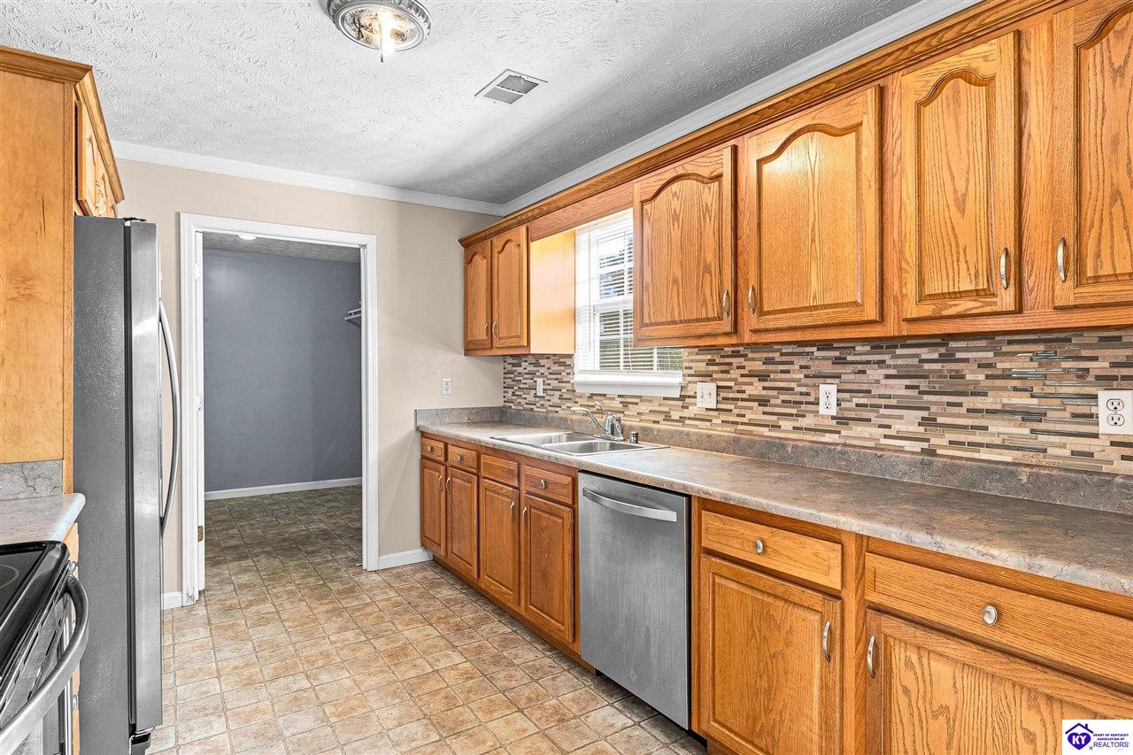 373 Valley View Drive Property Photo 9
