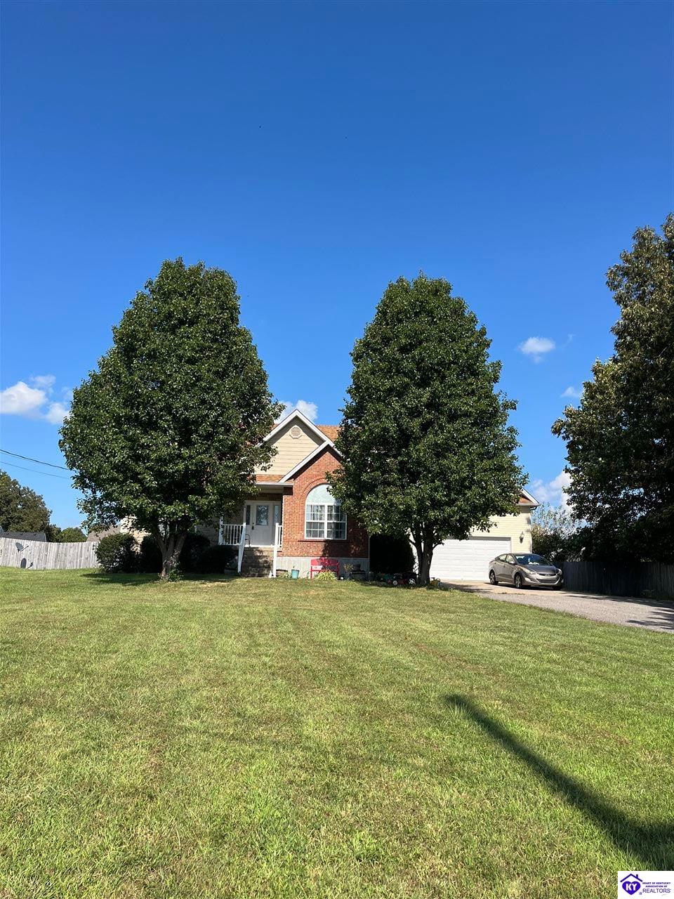 4900 S Woodland Drive Property Photo 4