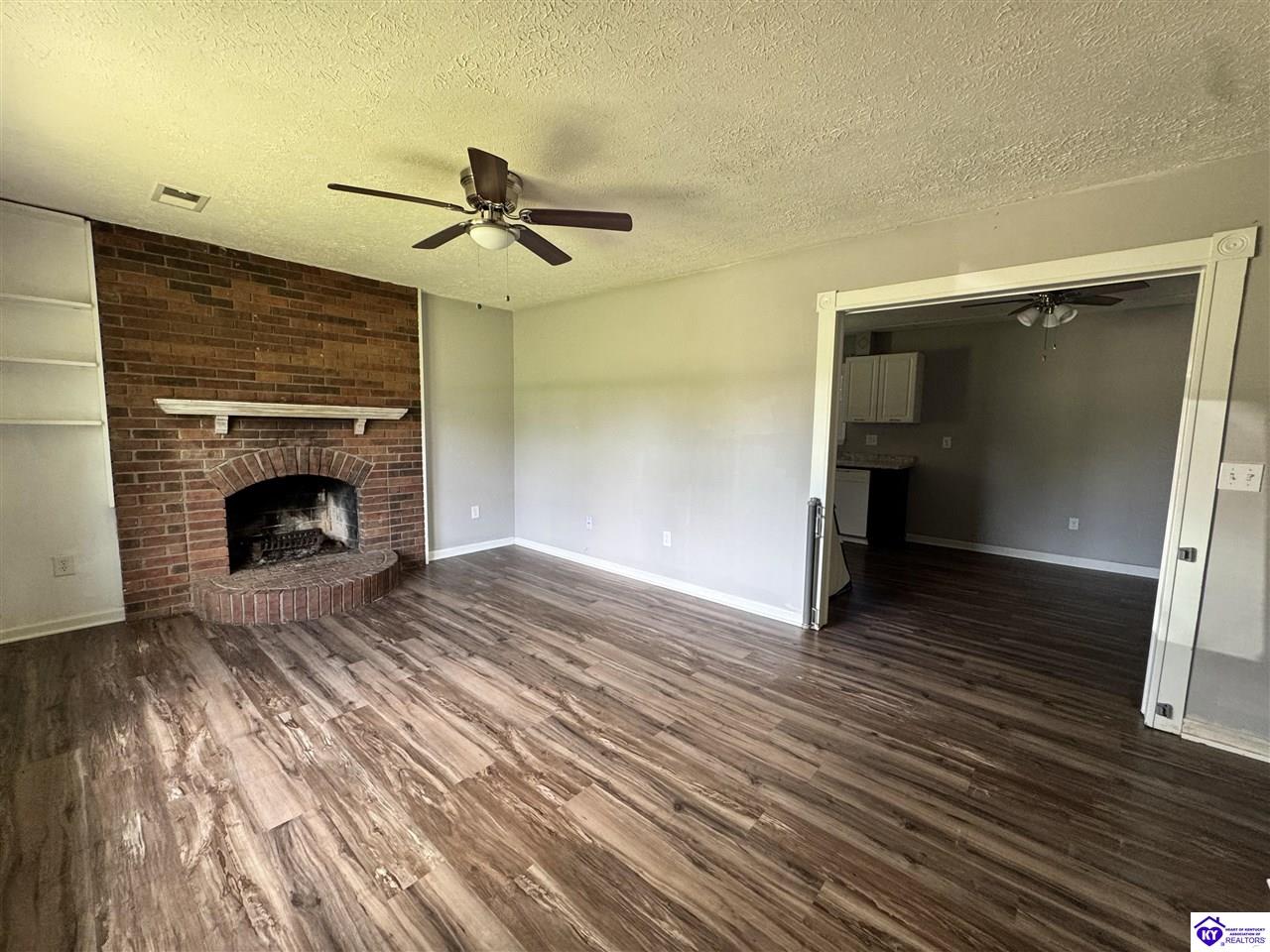 2250 Hill Street Property Photo 2