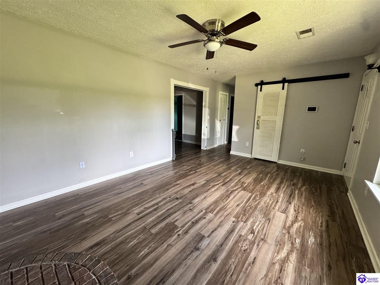 2250 Hill Street Property Photo 3