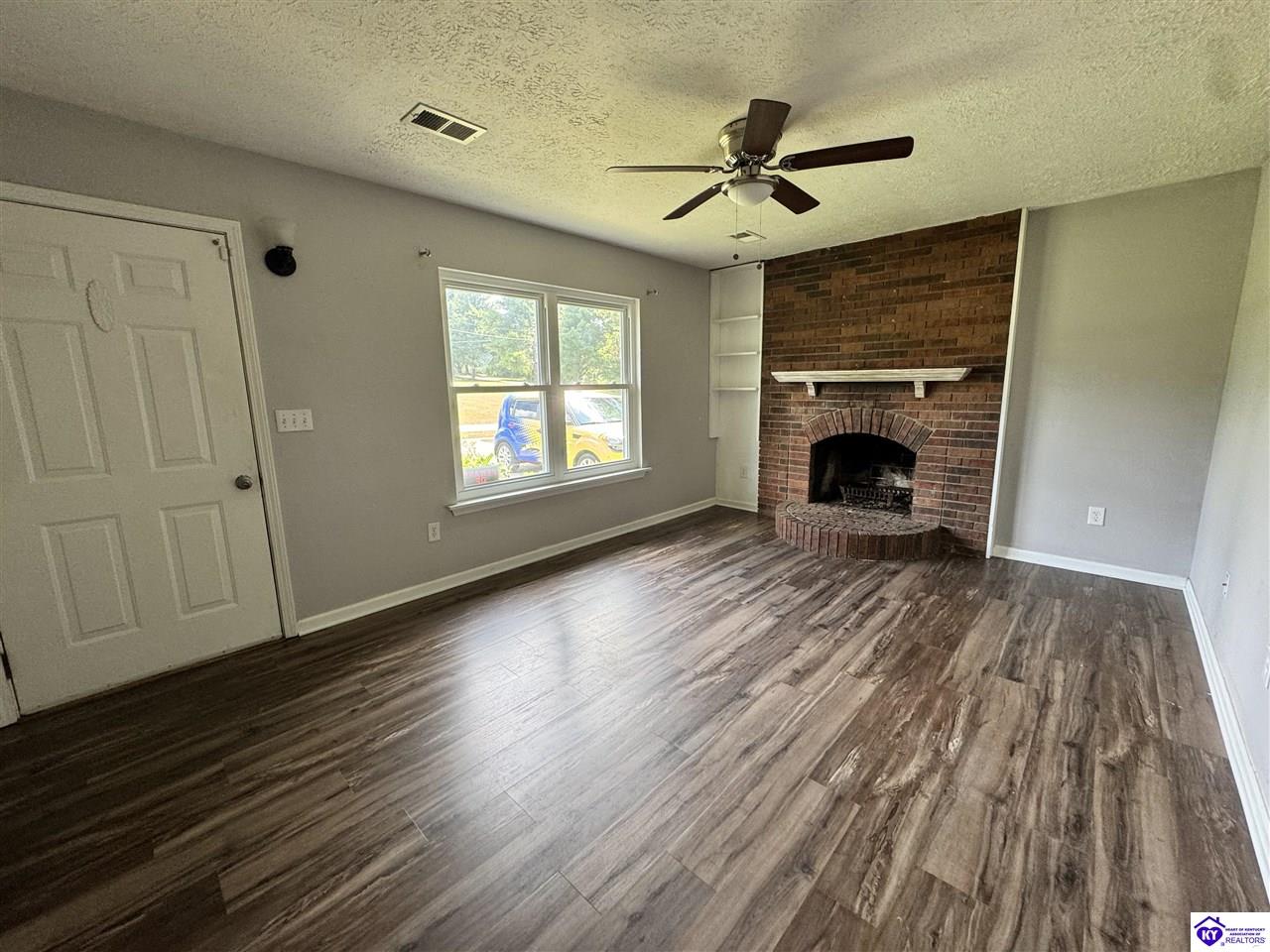2250 Hill Street Property Photo 5