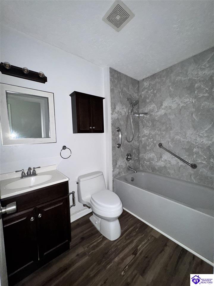 2250 Hill Street Property Photo 15