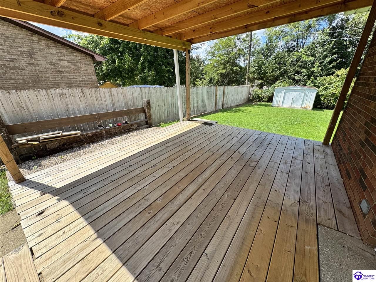 2250 Hill Street Property Photo 19