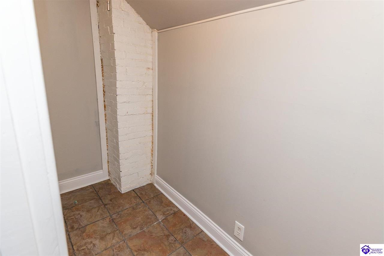 313 High Street Property Photo 37