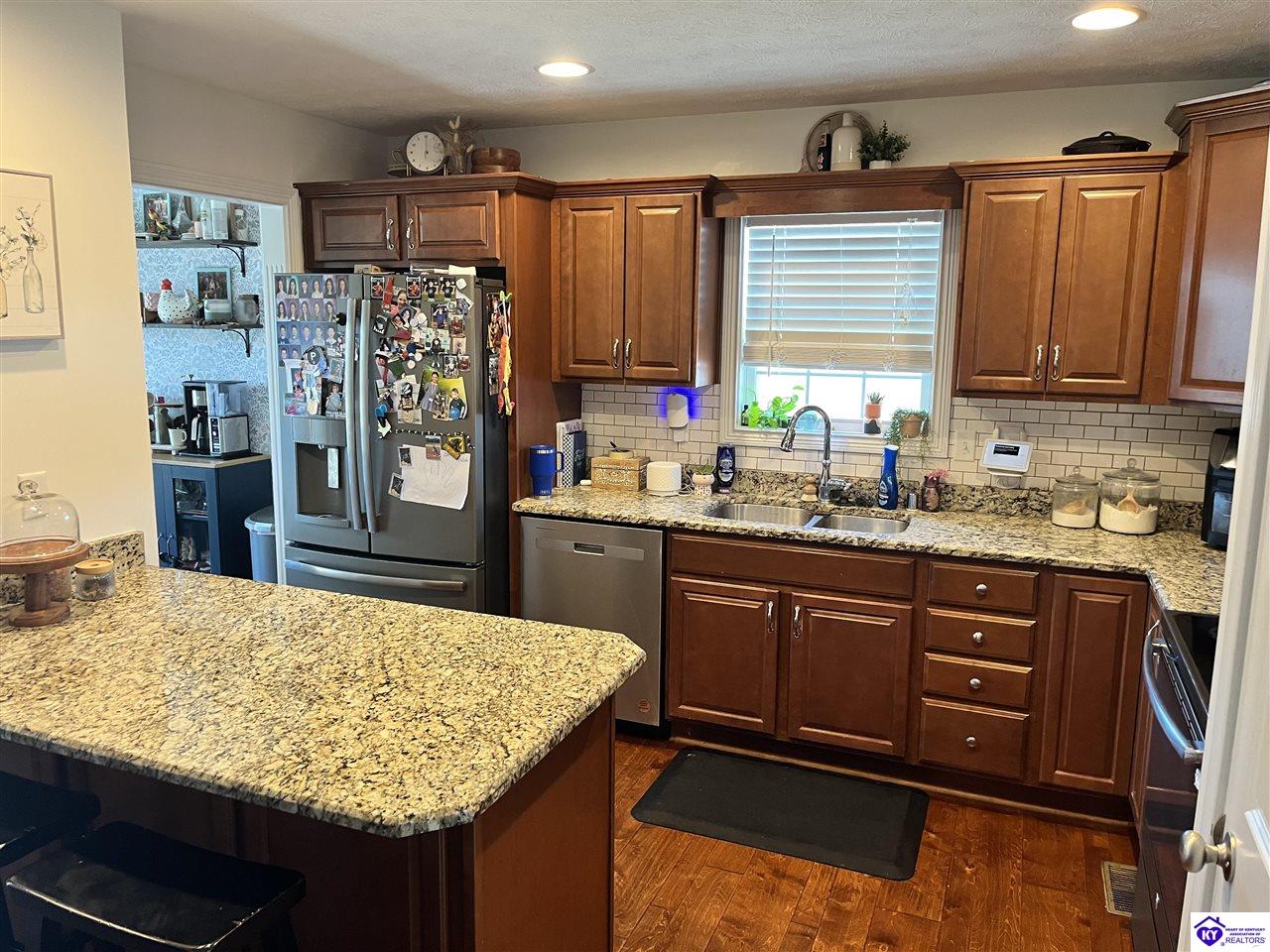 204 Emerson Drive Property Photo 17