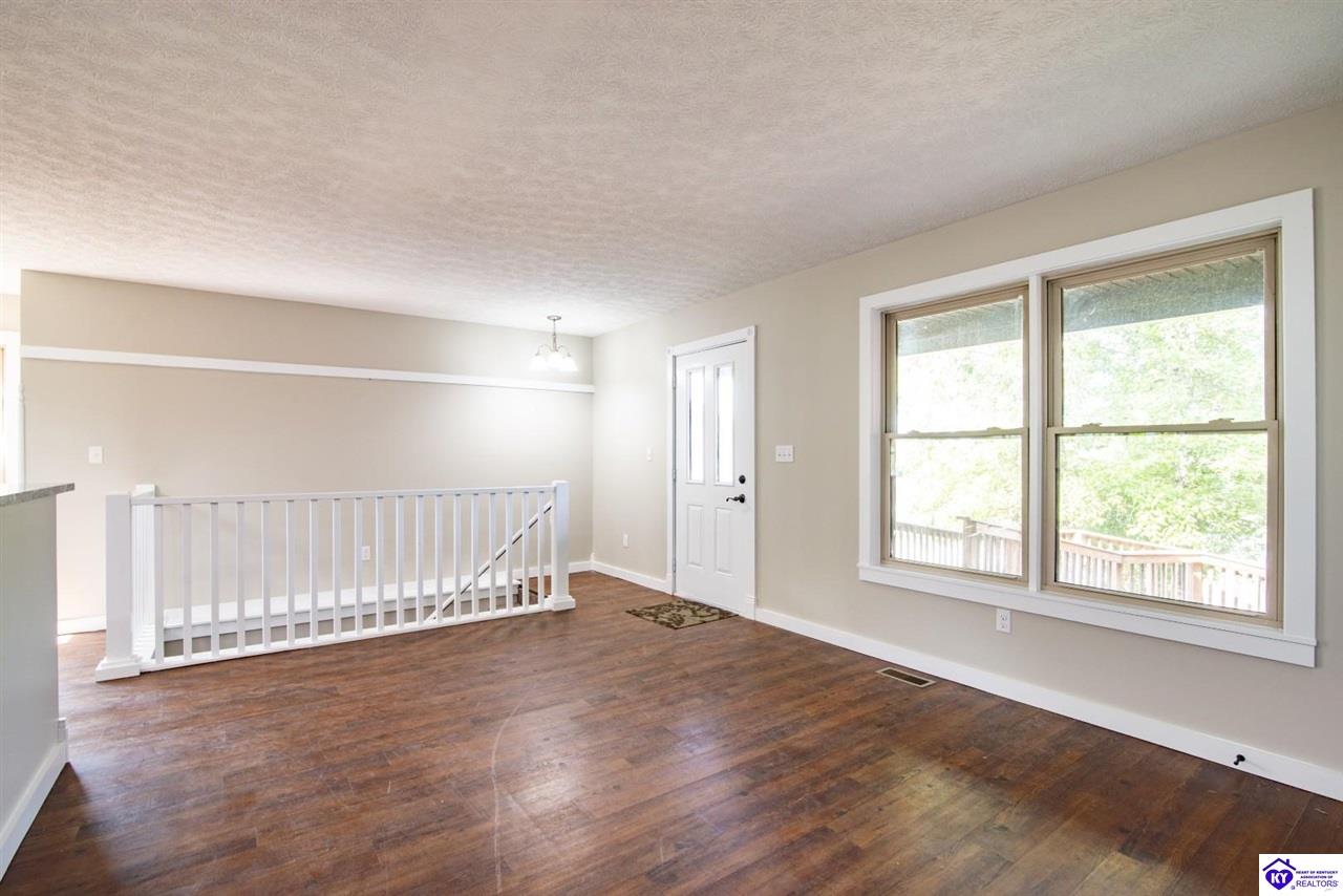 384 Schoolside Drive Property Photo 7