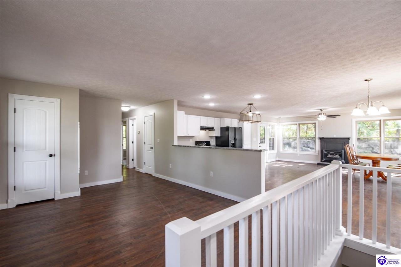 384 Schoolside Drive Property Photo 8