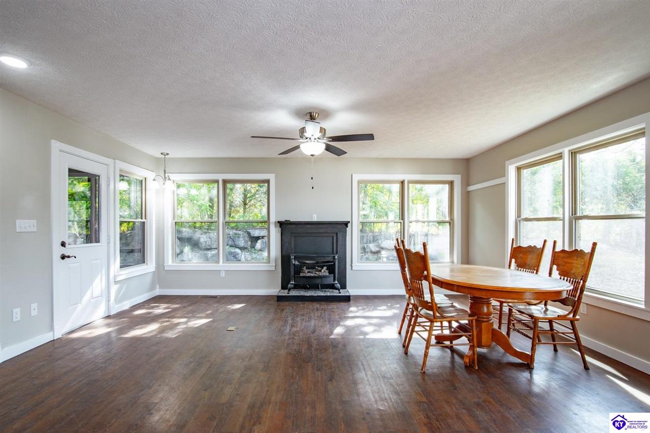 384 Schoolside Drive Property Photo 14