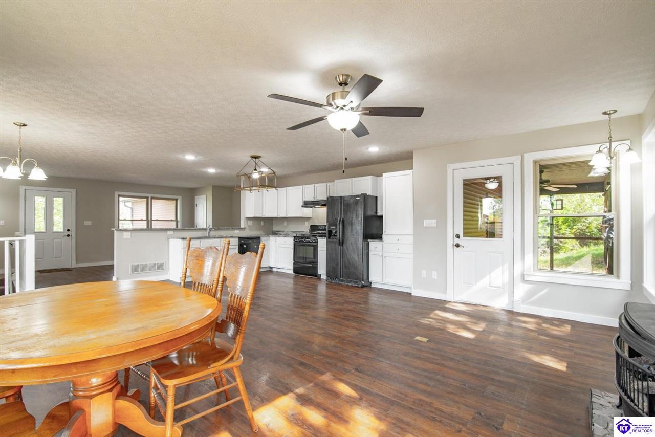 384 Schoolside Drive Property Photo 17