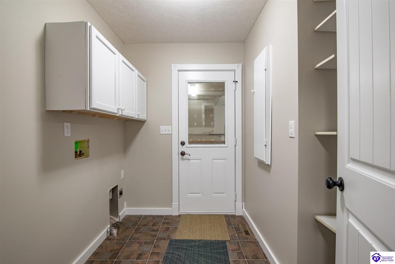 384 Schoolside Drive Property Photo 30