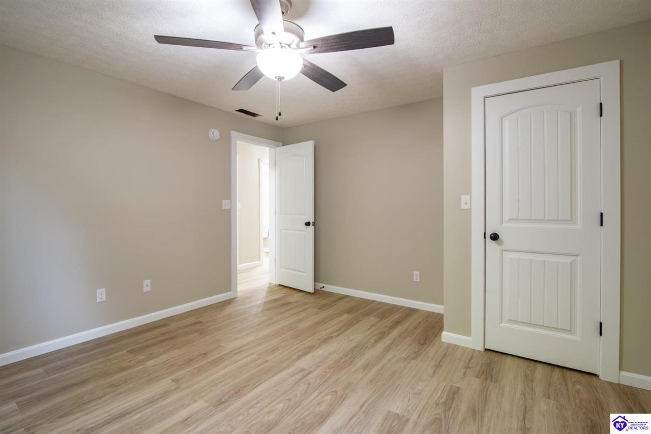 384 Schoolside Drive Property Photo 39